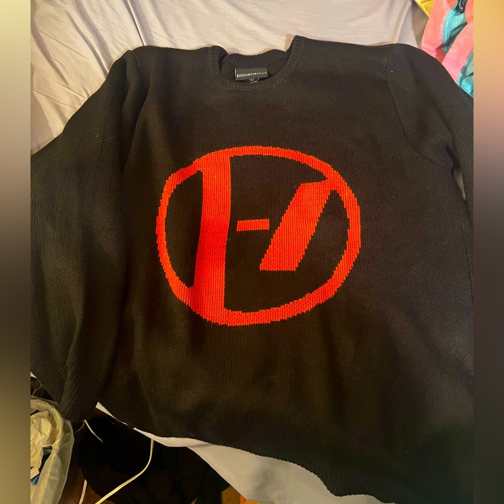 NWOT Hot topic Twenty One Pilots Knit Sweater